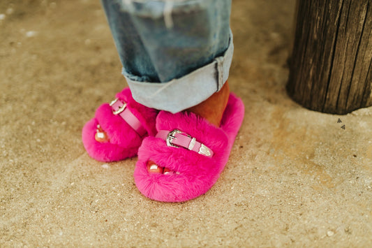 SIZE 5/6 Home Buckle Slippers *Pop*
