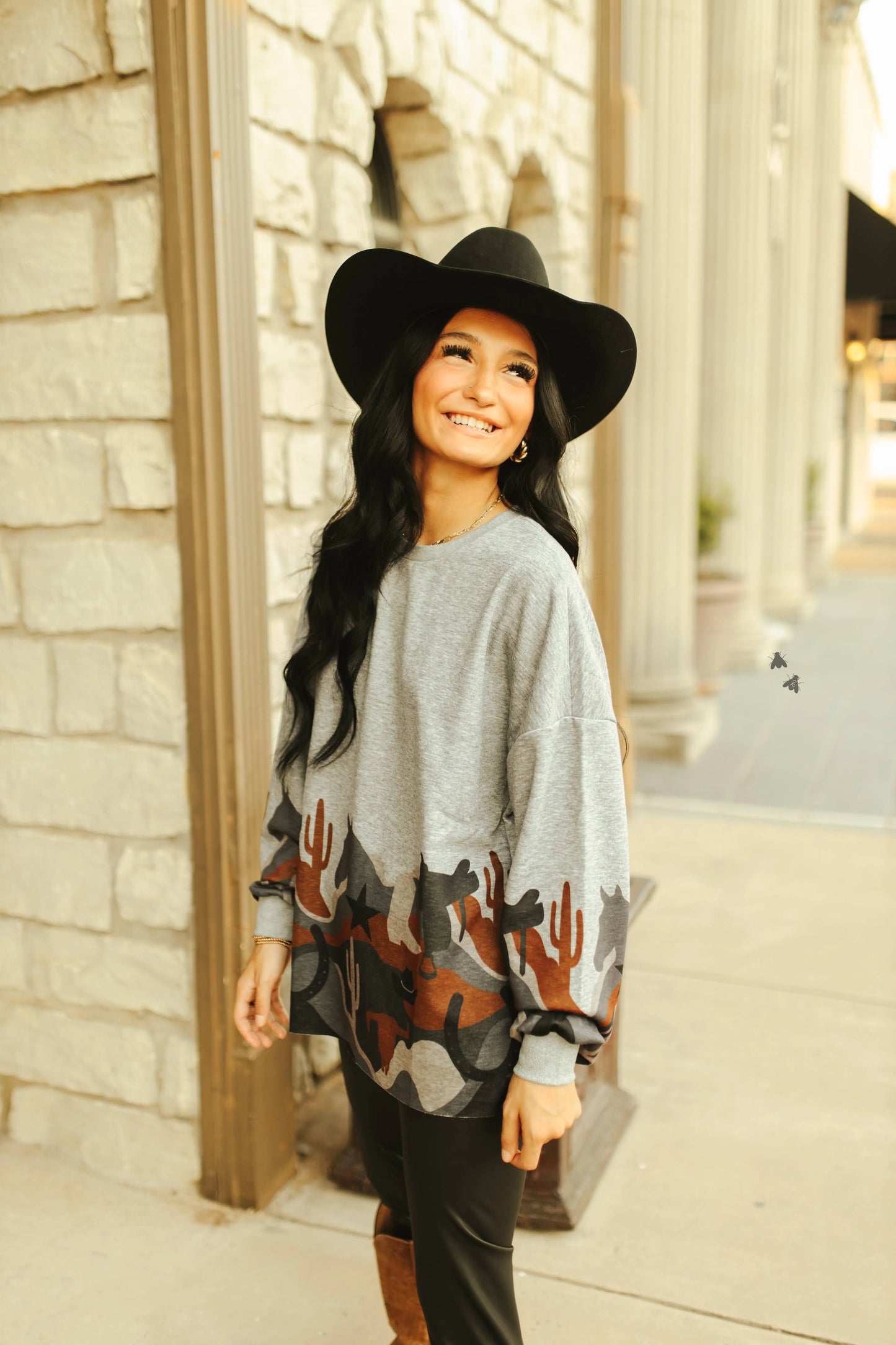 SIZE SMALL Ponyride Pullover