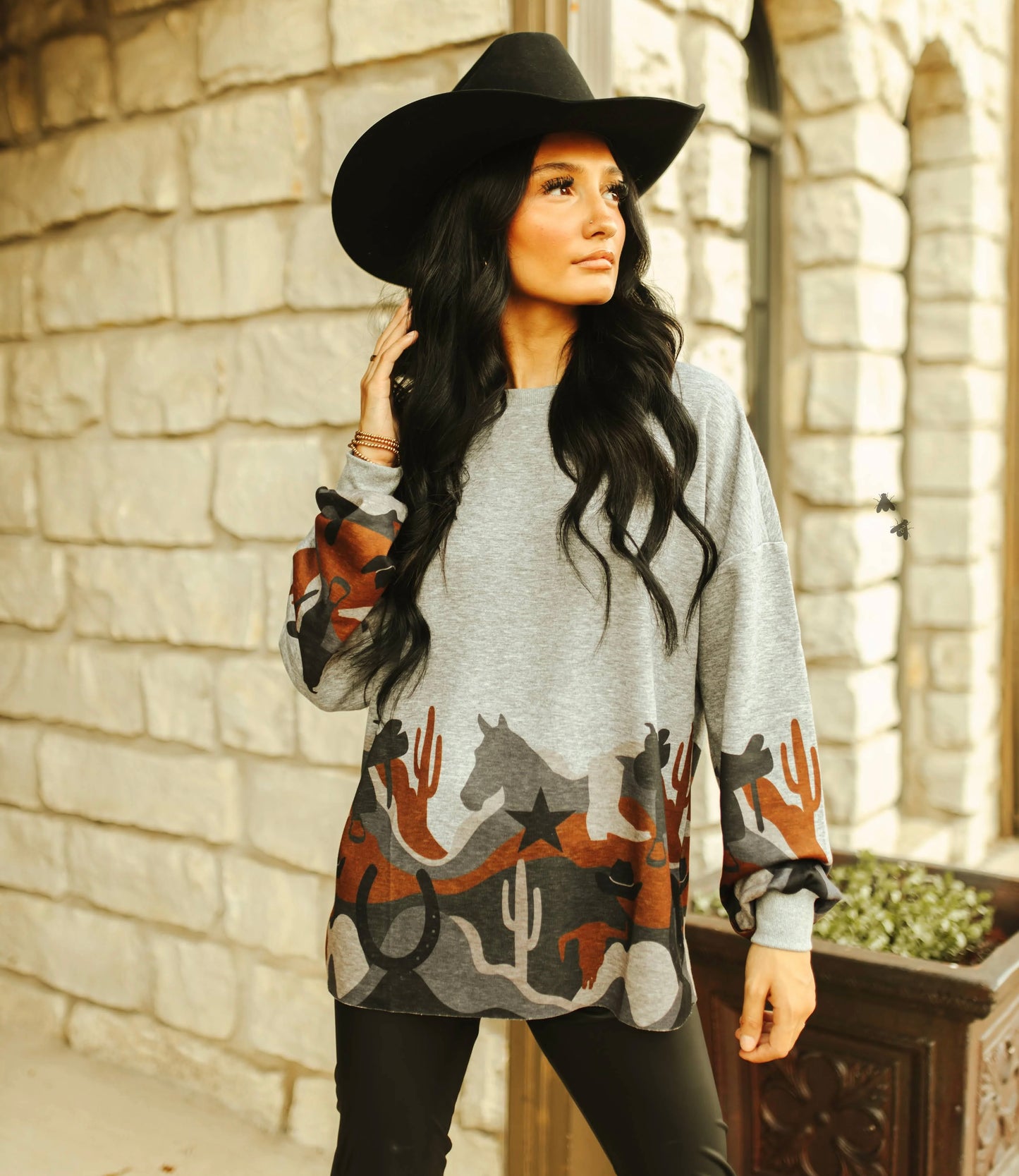 SIZE SMALL Ponyride Pullover