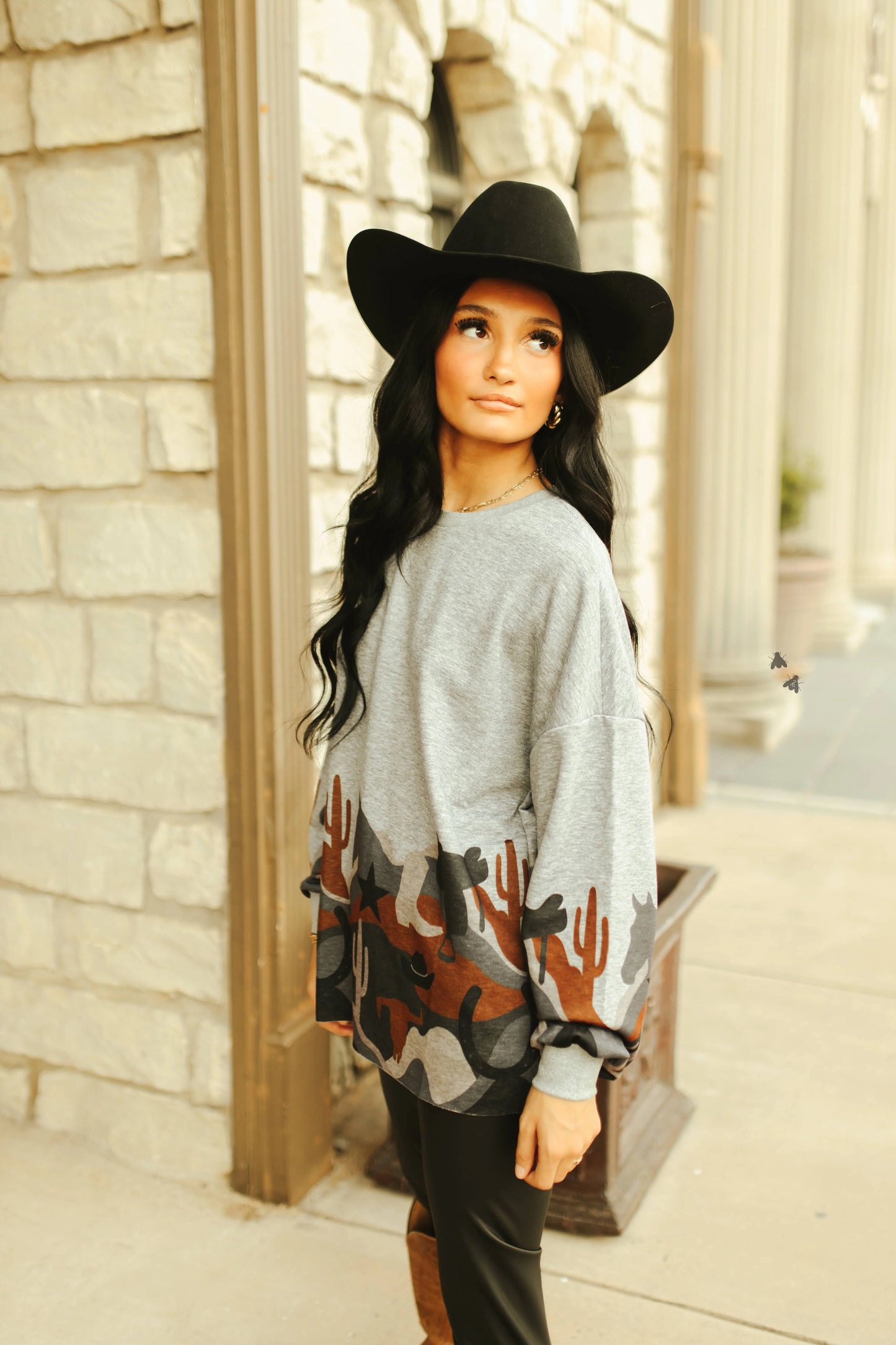 SIZE SMALL Ponyride Pullover