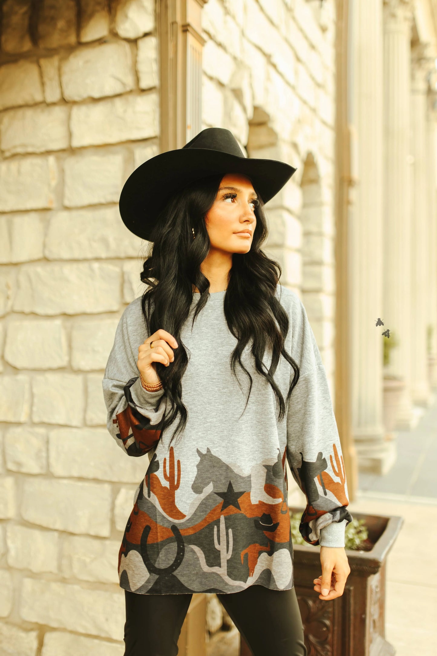SIZE SMALL Ponyride Pullover