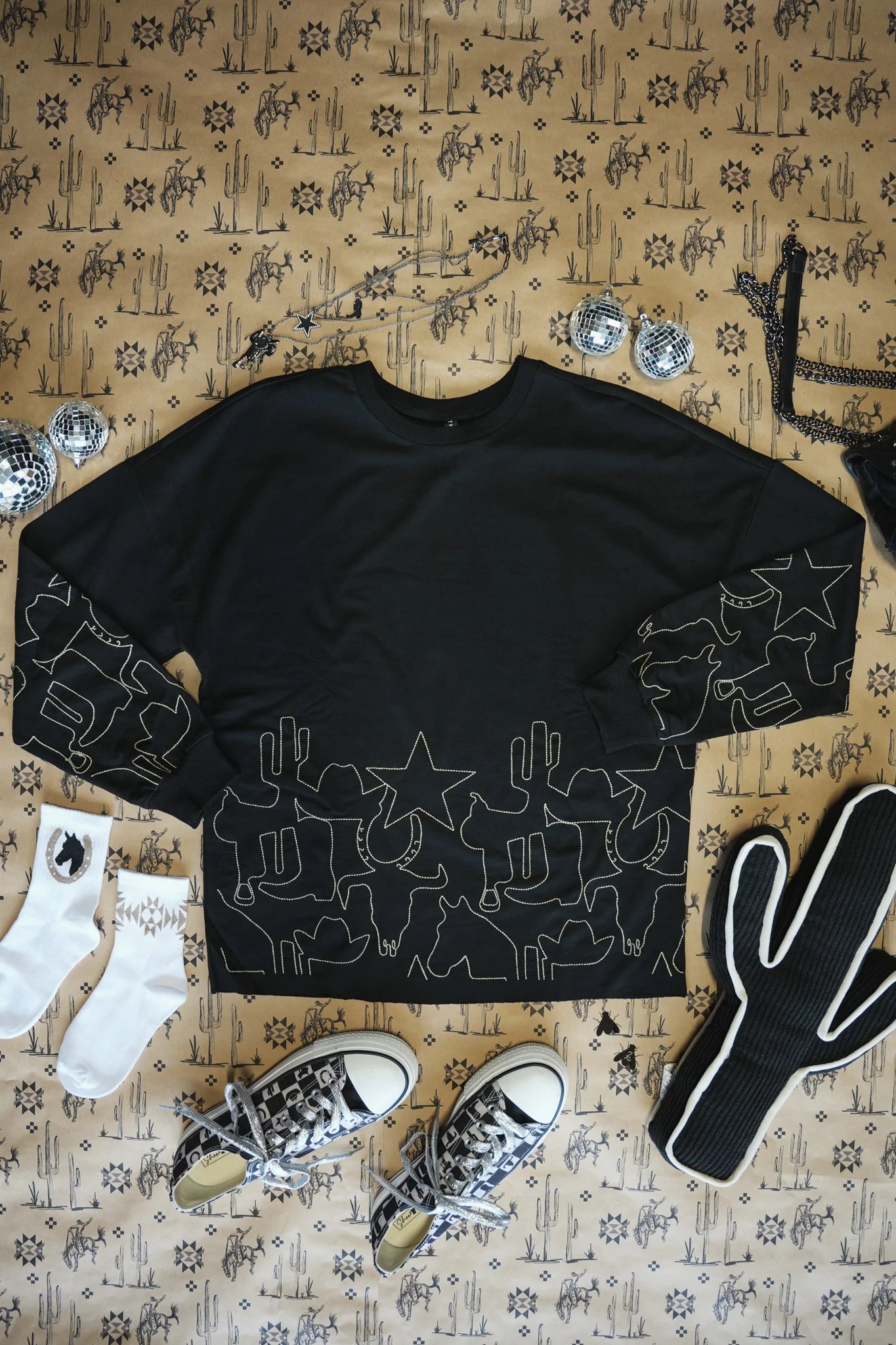 SIZE MEDIUM Tucson Thread Crewneck