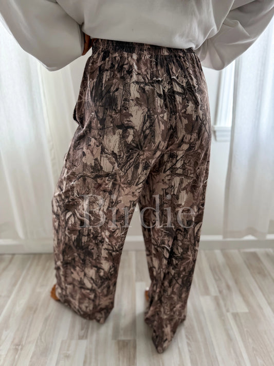 SIZE MEDIUM Camo Lounge Pants