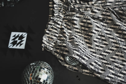 SIZE SMALL Aztec Illusion Shorts