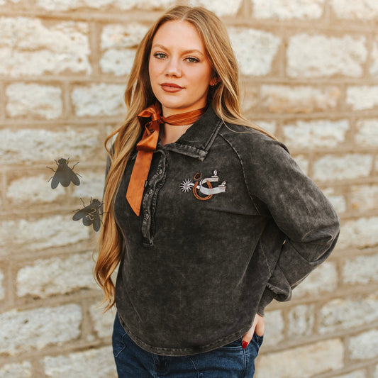 Rowel ‘Em Up Pullover *Charcoal*